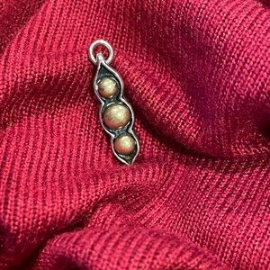 Grace and Heart “peas in a pod” silver/bronze pendant .925